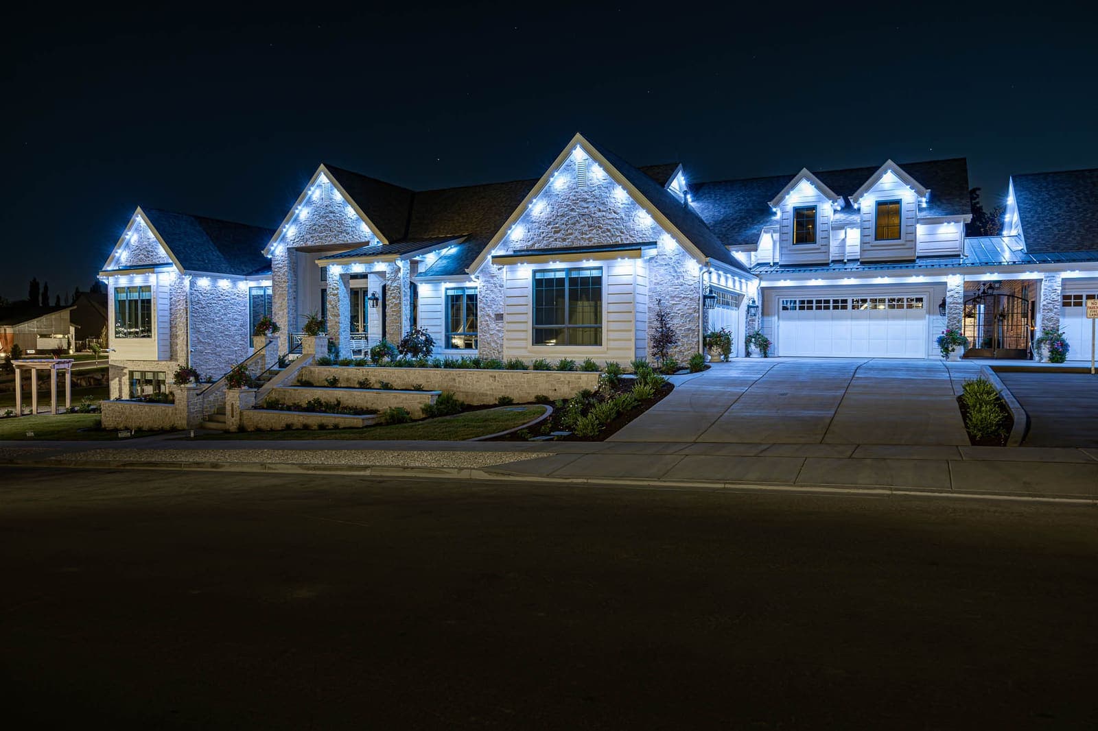 A ranch home evenly lit in clean white, no dark corners.